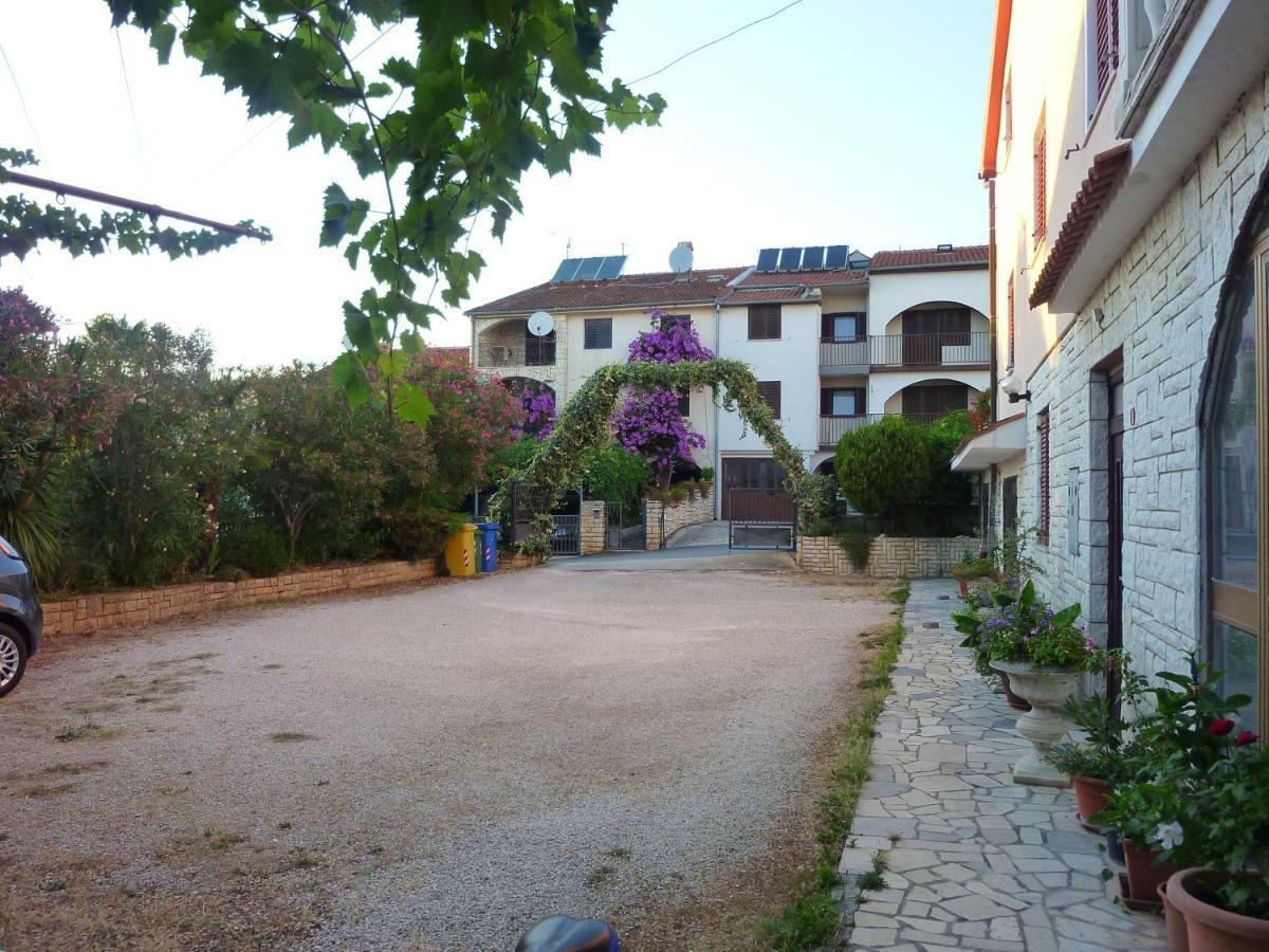 Studio Apartment Ozi Rovinj Exterior photo